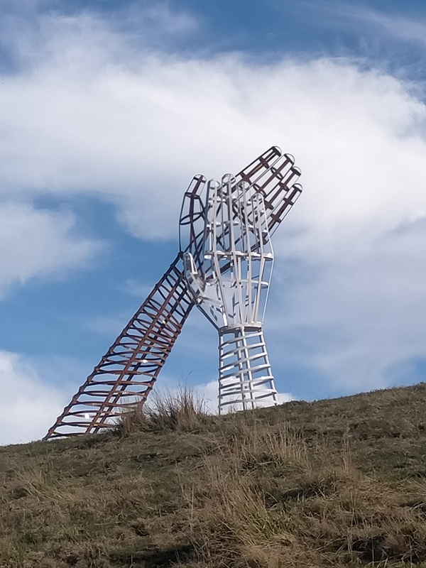 Aplauso /  Escultura de hierro soldado